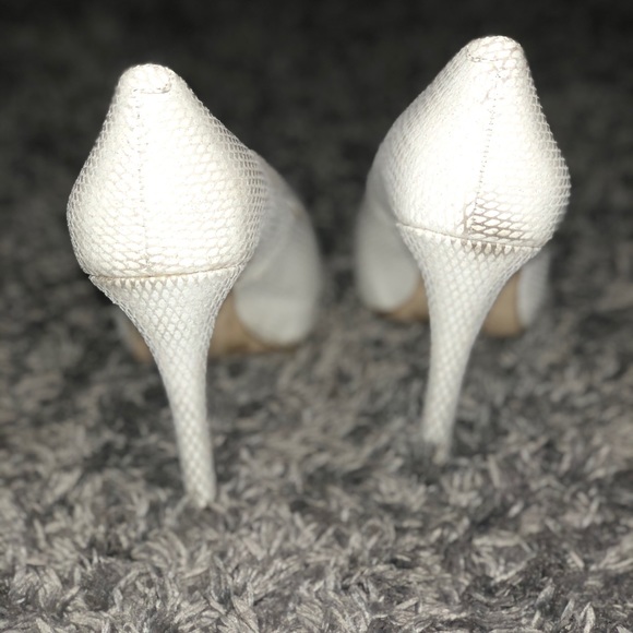 BCBG Pumps - Picture 5 of 7